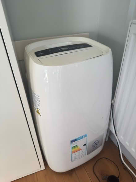 Photo of free Floor standing air con unit (Queens Road Peckham) #1