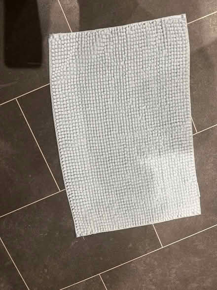 Photo of free Small size shower/ bath mat (Winnersh, Wokingham) #1