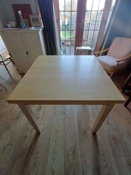 Photo of free Extendable dining table. (AB15) #3