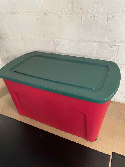 Photo of free Christmas decorations (Tenleytown, Northwest DC) #1