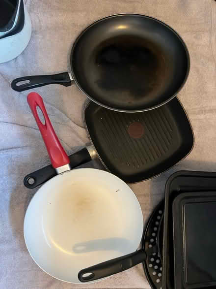 Photo of free Kitchen Pots pans tubs assorted (East Kilbride) #4