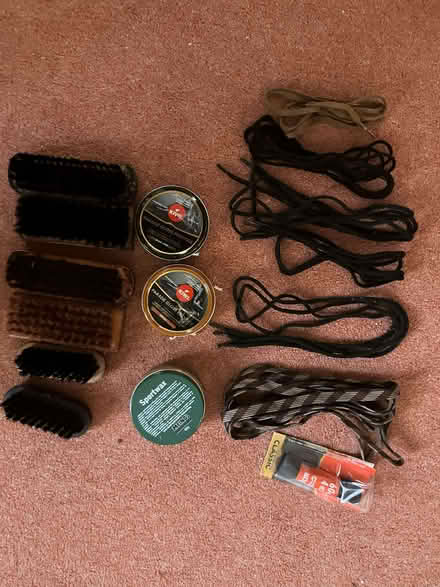 Photo of free shoe laces, shoe polish, brushes (AB24) #1
