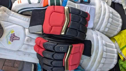 Photo of free Cricket kit bag and accessories (Newhaven road EH11 3LS) #2