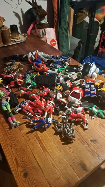 Photo of free Power rangers and other figures (Markfield LE6) #1