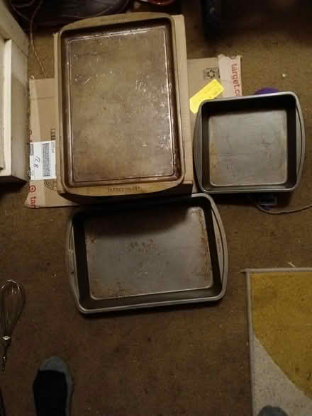 Photo of free Baking pans, & other kitchen items (White Center) #1