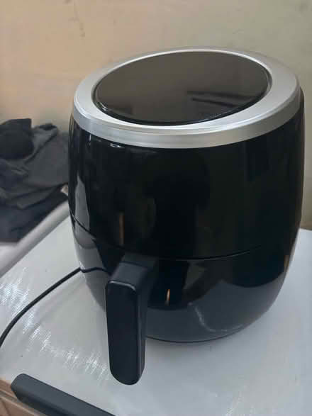 Photo of free Working family size air fryer (Leeds LS8) #2