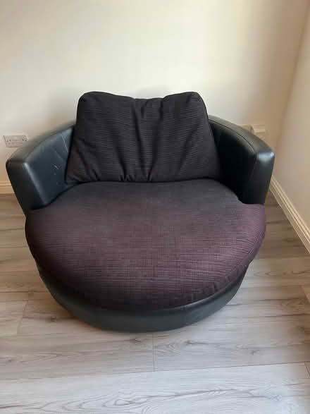 Photo of free Swivel chair (Rutherglen G31) #1