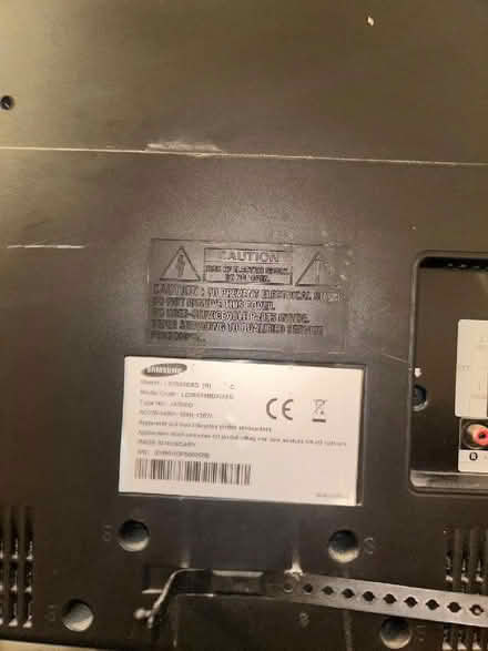 Photo of free 34" Samsung TV & remote (Bewdley DY12) #2