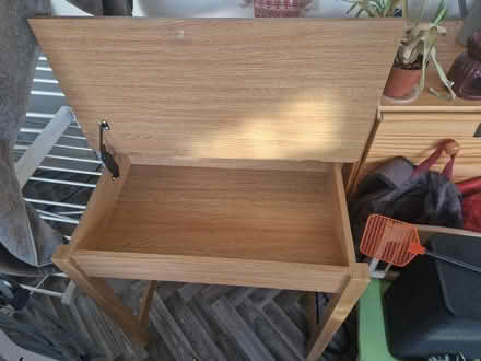 Photo of free Desk with lift up top! (Byfleet KT14) #2
