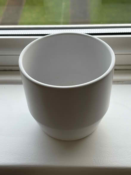 Photo of free Ceramic plant pot #3 (W7) #1