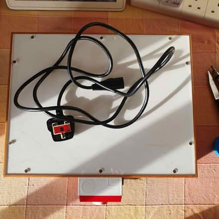 Photo of free Light box (DE21) #2