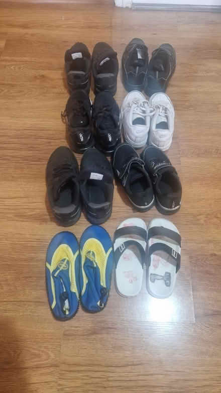 Photo of free kids shoes (SE11) #2