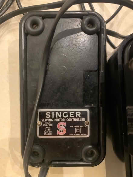 Photo of free Vintage Singer Sewing Machine (Tilehurst RG31) #2