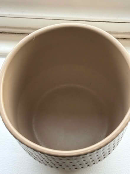 Photo of free Ceramic plant pot #4 (W7) #2
