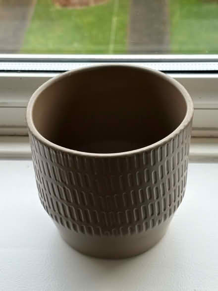 Photo of free Ceramic plant pot #4 (W7) #1