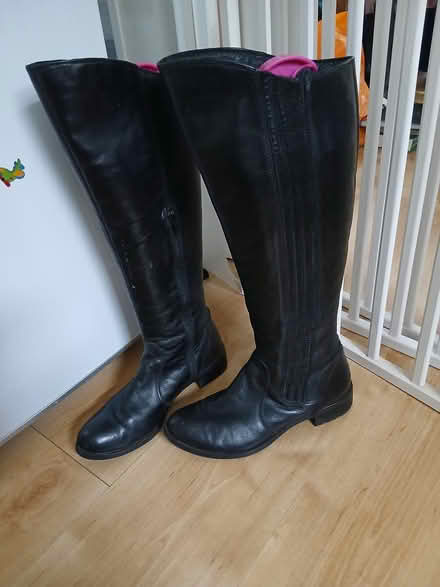 Photo of free Size 5 leather boots (BN18) #1