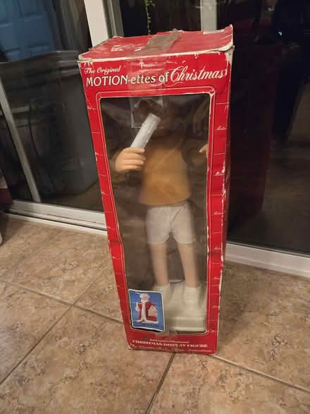 Photo of free Vintage Mrs. Claus Animatronic (Marlboro) #2