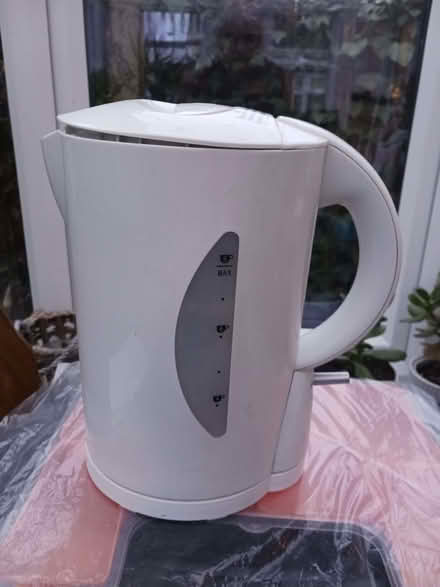 Photo of free Electric kettle (Rainham ME8) #1