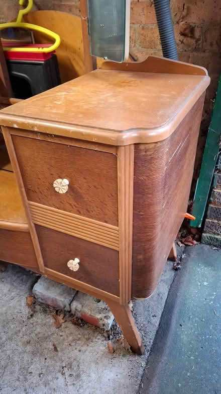 Photo of free vintage dressing table (Harrow on The Hill) #2