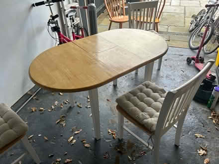Photo of free Table for 4-6 in good condition (Streatham Common) #4