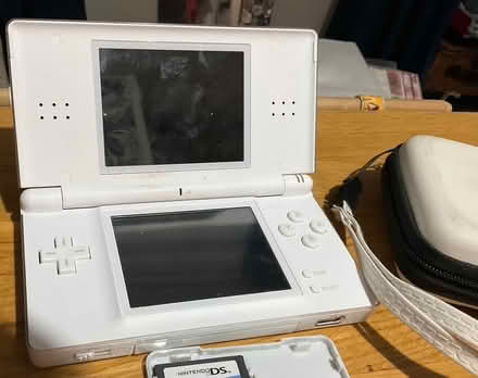 Photo of free Vintage Nintendo DS Lite and games (Bohemia TN37) #3