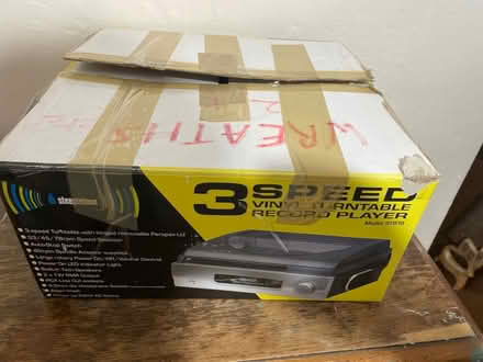 Photo of free Turntable, built-in speakers (New Town CO1) #4