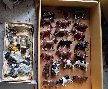 Photo of free vintage set of metal animals (just NE of I55 and Lemont Rd) #1