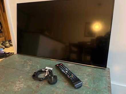 Photo of free 28inch Samsung (Wolvercote, OX2) #1