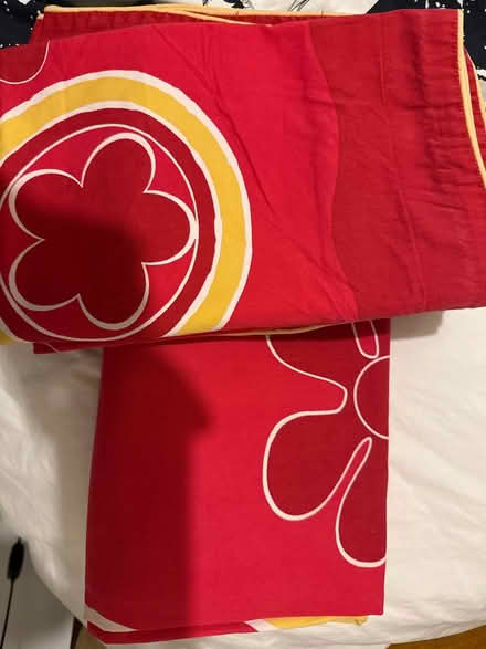 Photo of free 2-hand Double bedsheets/pillowcases (N14 6BZ) #1