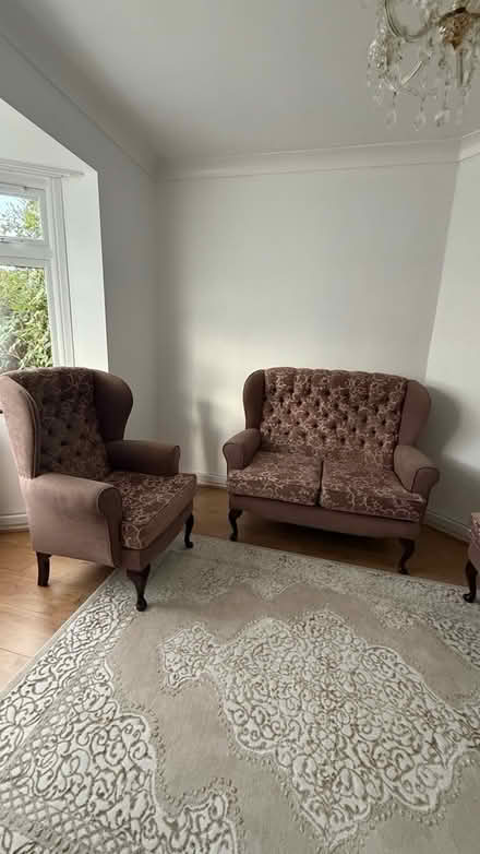 Photo of free 3 piece set 1 sofa and 2 armchairs (Addiscombe, CR0) #3