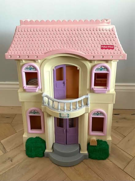 Photo of free FP Loving Family Dollhouse (North Shields Fish Quay NE29) #1