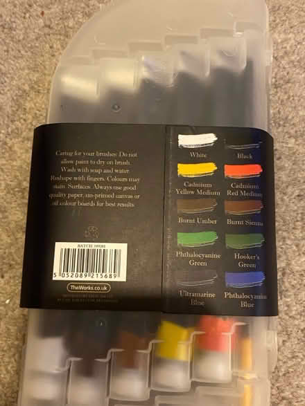 Photo of free Paint and glitter (Amersham HP6) #3