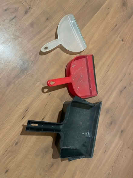 Photo of free Three various size plastic dust pans (Greaves LA1) #1