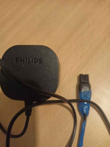 Photo of Philips adapter/charger (Crosland Moor HD4) #2