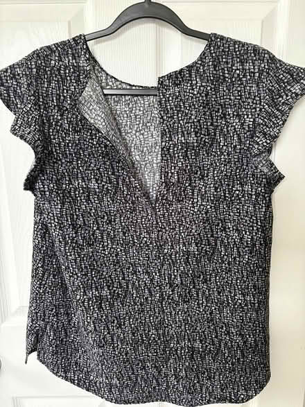 Photo of free Women’s clothes and accessories (Queens Chapel NE DC) #4