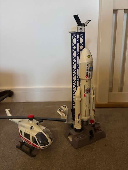 Photo of free Play mobil rocket and air ambulance (Hitchin) #1