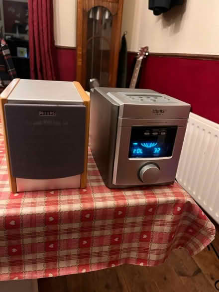 Photo of free Mini CD tuner aux hifi (Heage DE56) #2