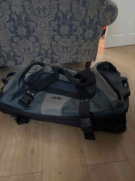 Photo of free Pull along bag. In good condition (Leytonstone London) #1