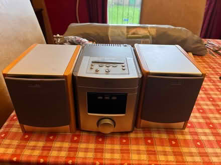 Photo of free Mini CD tuner aux hifi (Heage DE56) #1