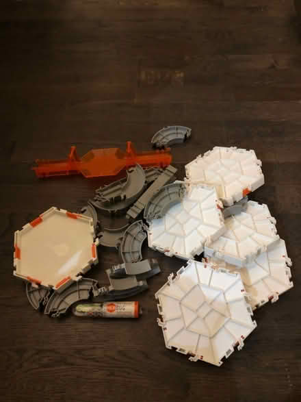 Photo of free hex bug track set (Midtown Toronto) #1