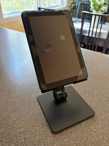 Photo of free Metal stand (Highland Ave, RWC) #3