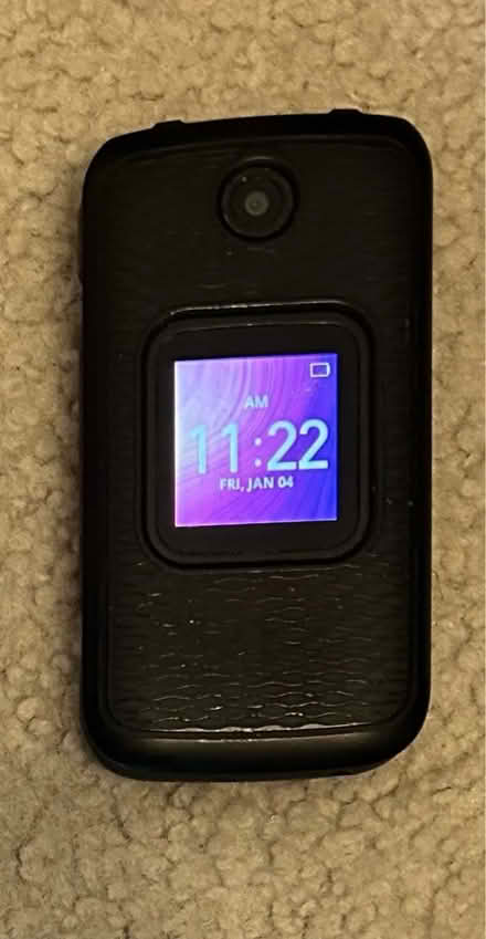 Photo of free Old flip phone (Elkridge rte103 & rte100) #1