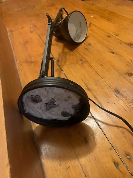 Photo of free Desk lamp needs tlc (Bellrock area Malden) #3