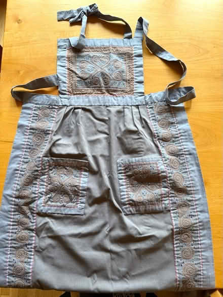 Photo of free Beautifully hand-stitched apron (Mill Valley) #1