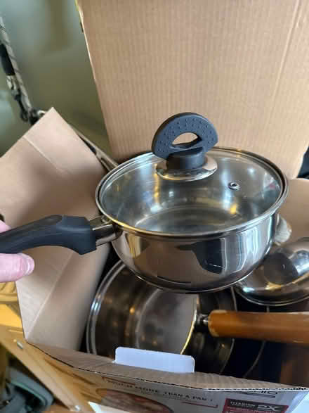 Photo of free Mismatch set of pans (New Barnet, EN5) #3