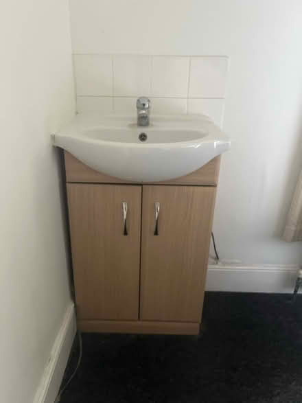 Photo of free Sink and unit (Bromley North BR1) #1