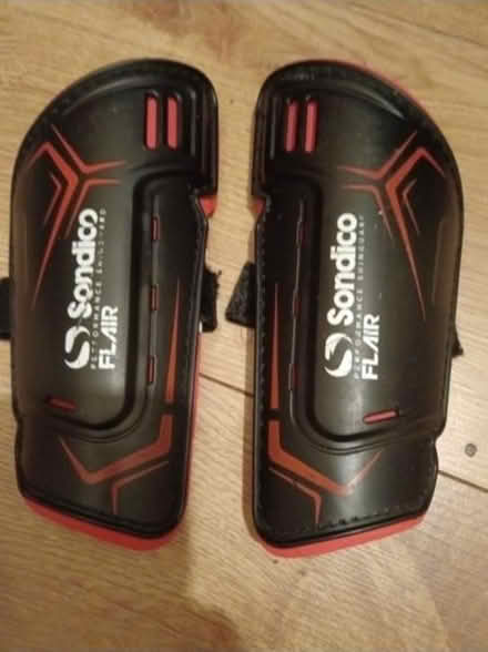 Photo of free Shin guard (SW15 Putney Vale) #3