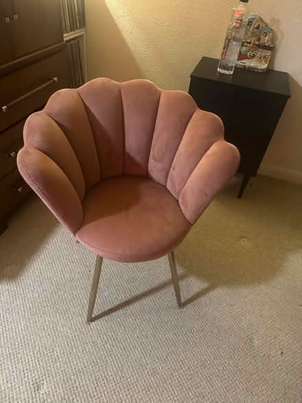 Photo of free Pink chair (South Woodford, E18) #1