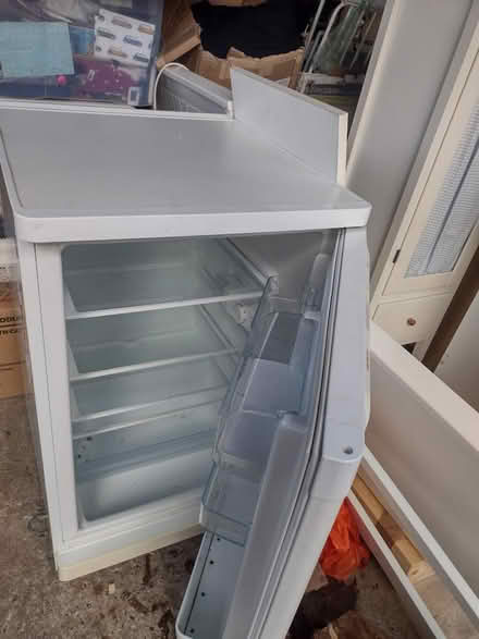 Photo of free Bosch under worktop fridge- working (Eaton Bray LU6) #1