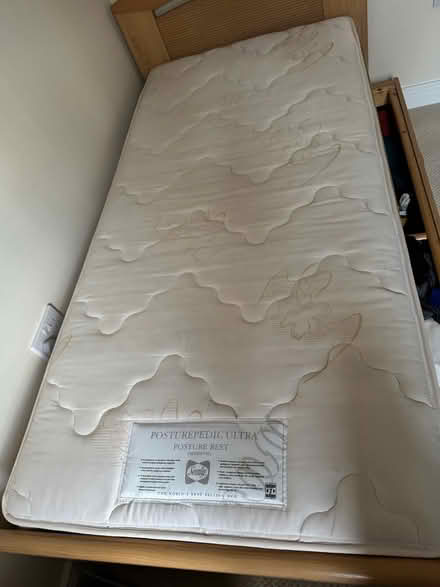 Photo of free Single bed with storage (Bicester OX26) #1